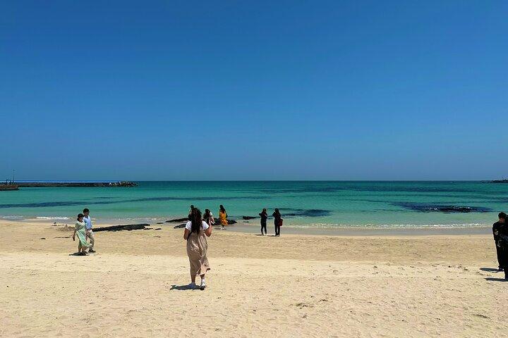Excursion en petit groupe à l'est de l'île de guérison de Jeju avec spectacle de femmes plongeuses