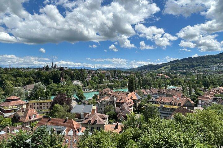 ベルンの魅力を満喫:専門ガイドによる旧市街ウォーキングツアー