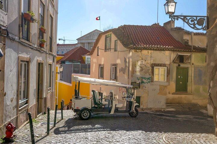 2h Sunset Views Lisbon by Tuk Tuk