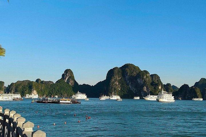 最高のハロン湾日帰りクルーズ：カヤック、洞窟、ティトップ島、ハノイへのお迎え