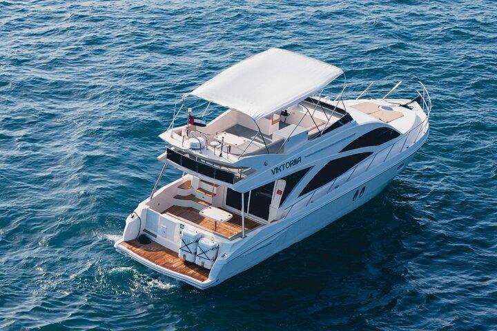 Prisvärd yachtuthyrning Viktoriia från Dubai Marina