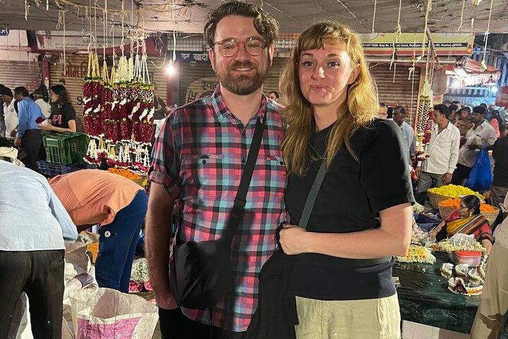 Authentische Mumbai Ganztägige Markttour mit einem Mumbaiker
