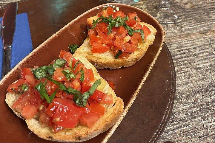 フィレンツェの美食を巡るグルメ散歩ツアー