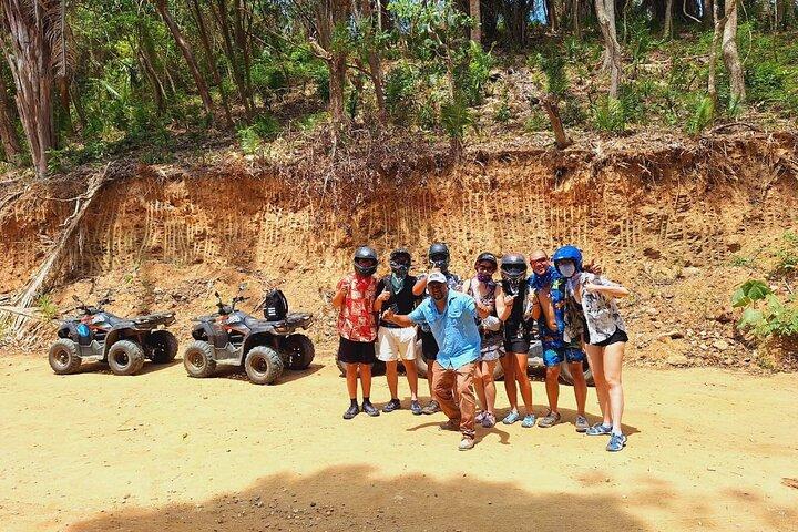 2-stündiges privates Offroad-ATV- und Stranderlebnis auf den Bay Islands