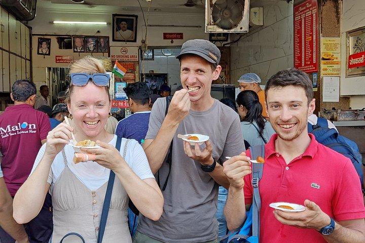 オールドデリーの食品、スパイスマーケット、歴史散策を体験