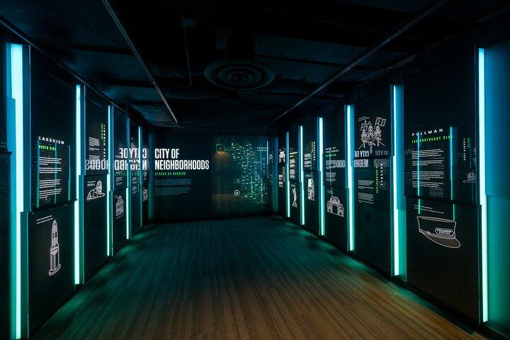 360 Chicago Observation Deck Sorseggia e guarda il biglietto