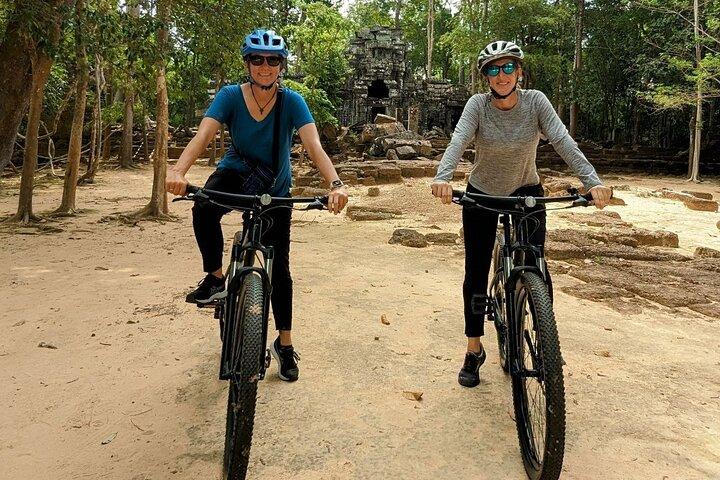 Tour della regione Angkor e della foresta pluviale