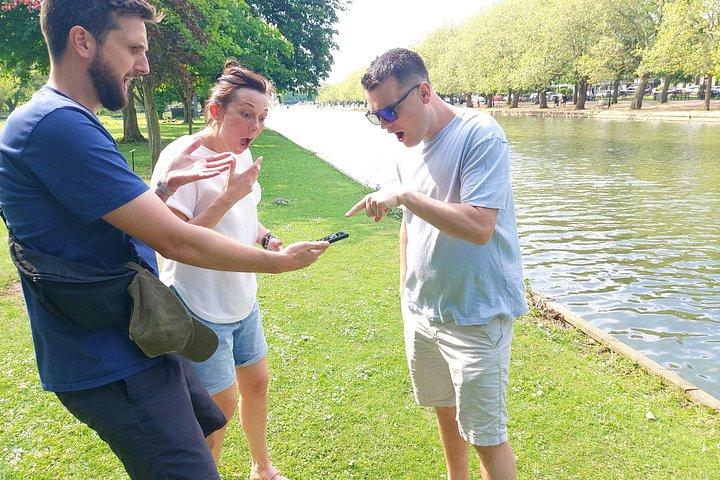 Fun Interactive Phone Treasure Hunt Buckingham Palace Parks