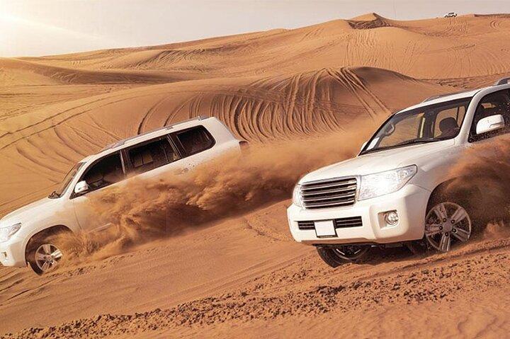 Wüstensafari in Dubai mit BBQ-Abendessen und Dune-Bashing-Fahrt