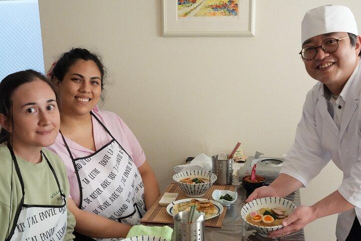 プロのシェフによる東京少人数制ラーメン、餃子、抹茶教室