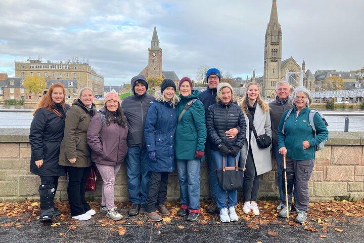 Tour giornaliero a piedi di Inverness City con una Guida locale