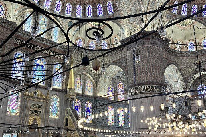 イスタンブールガイドツアー：アヤソフィア、バシリカシスターンなど！