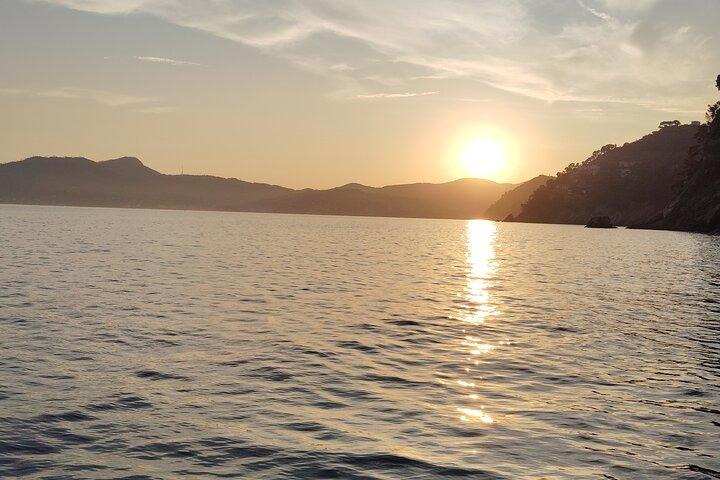 リグリア海の日セーリングツアーby Set Sail Tours /ラヴァーニャ、イタリア