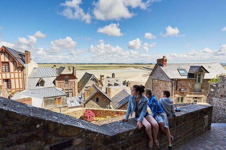 Mont Saint-Michel e Normandy D-Day Omaha Privado de Paris