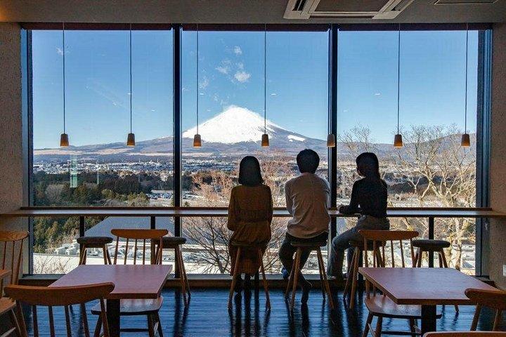 御殿場プレミアムアウトレットと木の花の湯プライベートツアー