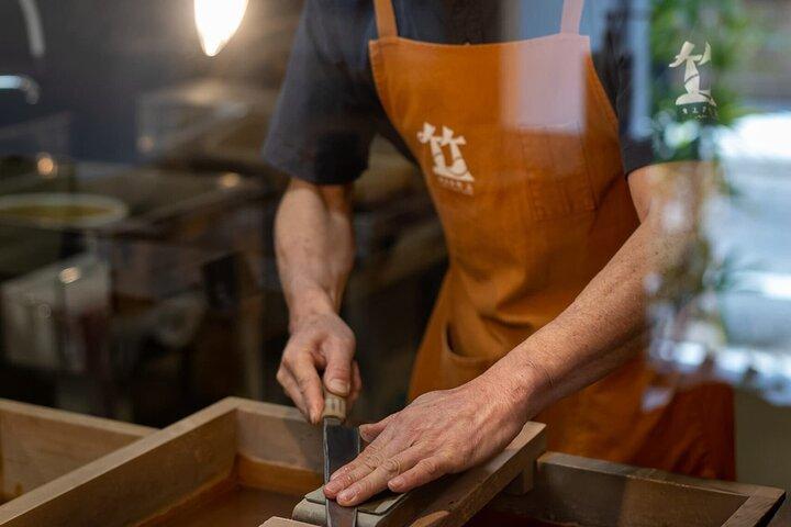Knivværksted med en skæremester