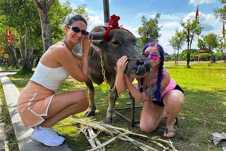 Luxuriöse Kleingruppentour Entdecken Sie Trang An, Hoa Lu und die einheimische Familie