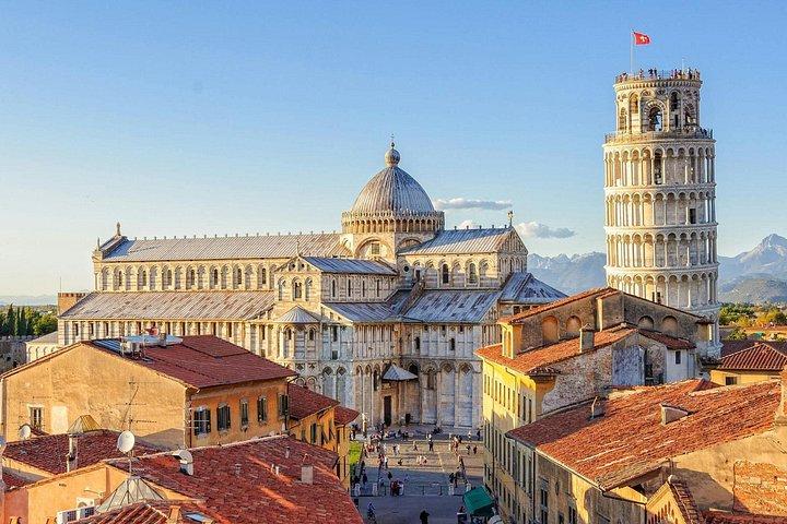 ローマ発、バンと専属ドライバーによるフィレンツェとピサの郊外旅行