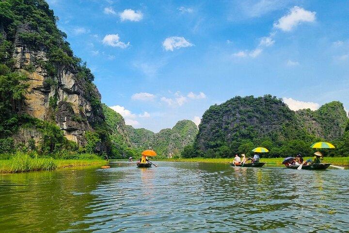Vanuit Hanoi: Deluxe dagtour naar Hoa Lu, Tam Coc & Mua grotten