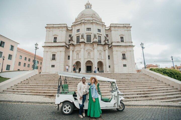 Lisboa : Tour Privado Exclusivo Histórico EV Tuk