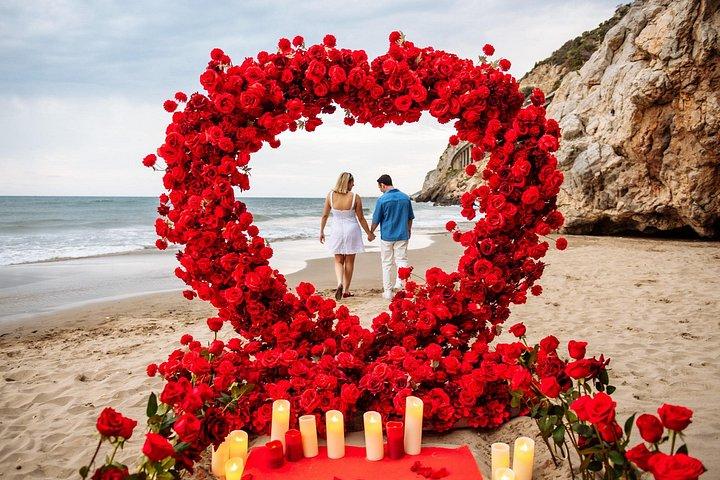Marriage Proposal in Barcelona with Photoshoot and Wine