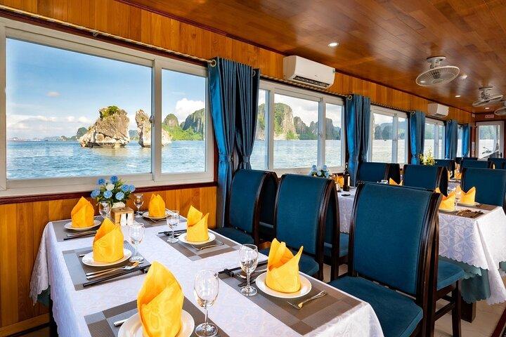 Excursão privada de dia inteiro de Ha Long Bay a partir de Hanói | Kayaking & Caves