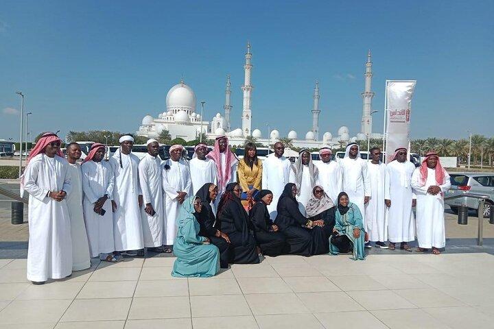 Tour por la ciudad de Abu Dabi con almuerzo
