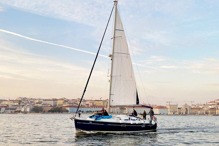 Lisbonne : excursion privée en voilier le long du Tage