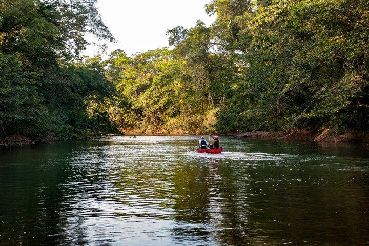 Privat Tour Cave Tubing og Zipline fra Belize City