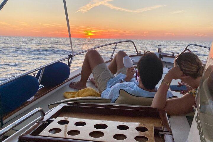 Private Bootstour bei Sonnenuntergang auf Ischia
