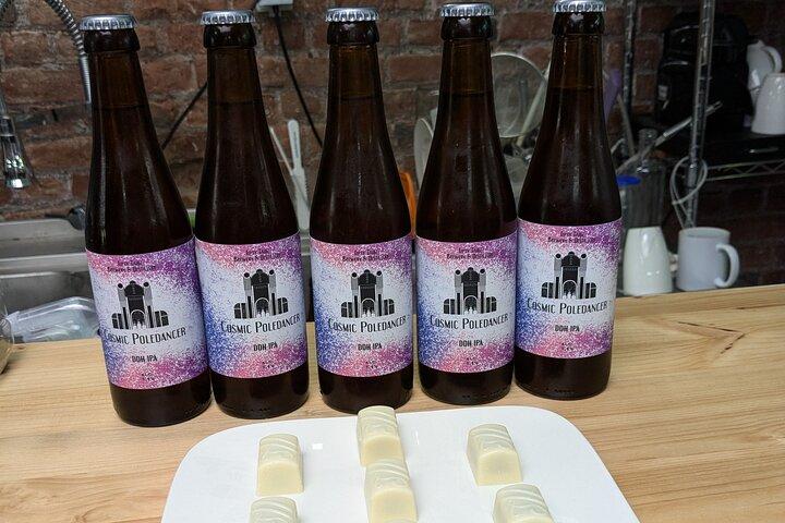 Brüssel : Verkostung von Bier und Schokolade in einer Mikrobrauerei-Brennerei
