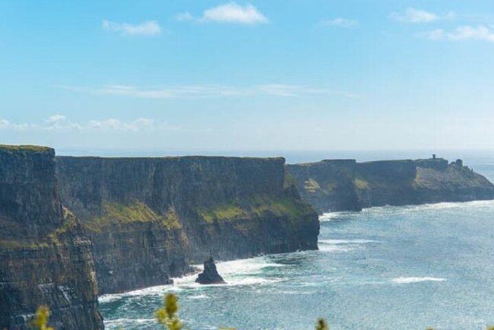 Passeio privado de 2 dias com motorista pelos penhascos de Moher, Burren e Galway
