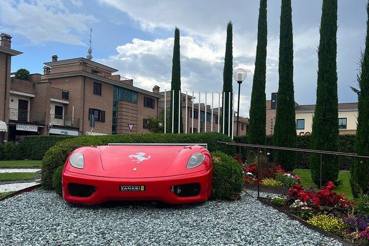 Ferrari Heldagstur: Museer, Fabriksrundvisning og F1 Simulator
