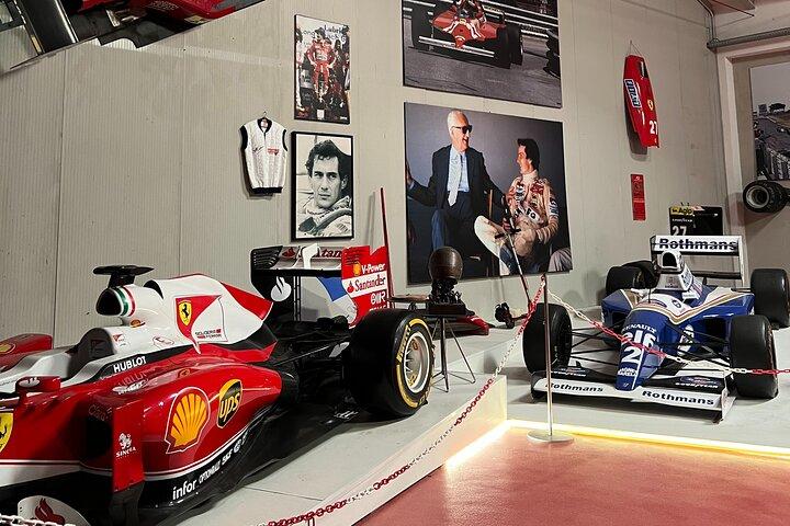 Ferrari Heldagstur: Museer, Fabriksrundvisning og F1 Simulator