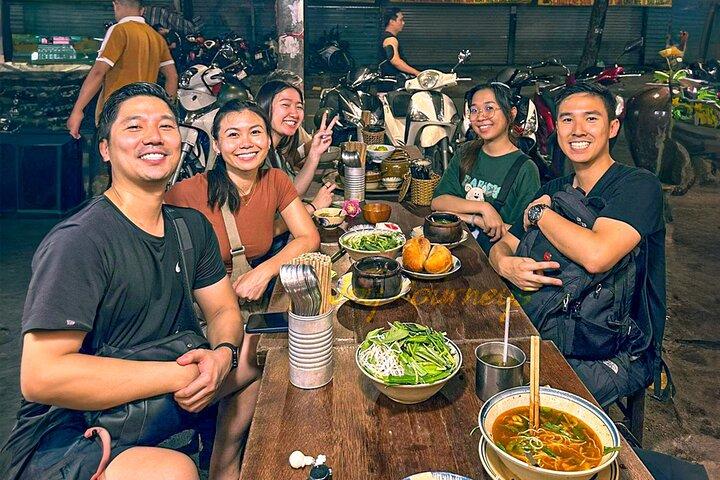 Excursão privada de moto Sai Gon "Foodie" à noite
