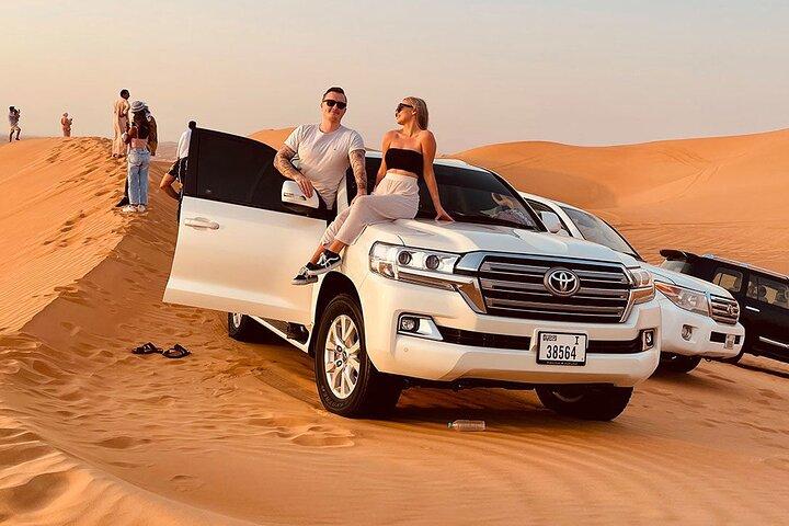 Dubai: Excursão privada ao deserto com ar condicionado Premium camp