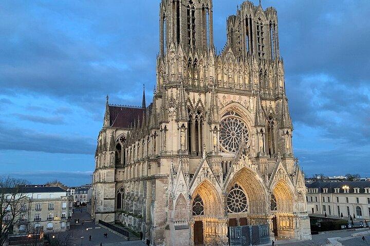 パリ発、ランスのシャンパン・タイタンジェとポメリーのプライベート旅行