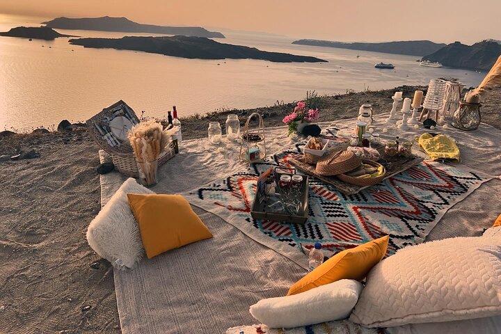 Privates Santorini-Sonnenuntergang-Picknick-Erlebnis