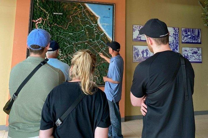 フエ DMZ ツアー: ヴィンモックトンネルとケサン戦闘地帯の冒険