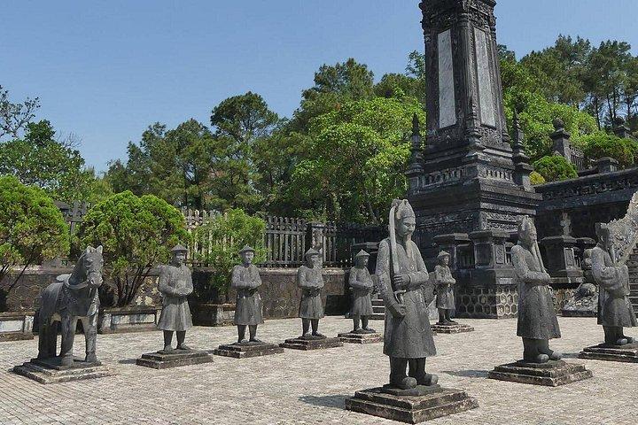 プライベートフエ市街地探索：香水川ドラゴンボートツアー
