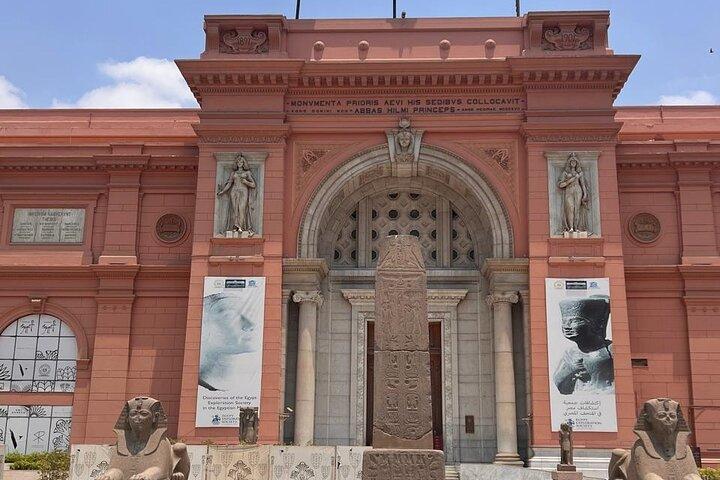 Dagstur fra Det Røde Hav til Kairo (Pyramiderne i Giza og Egyptiske musuem)