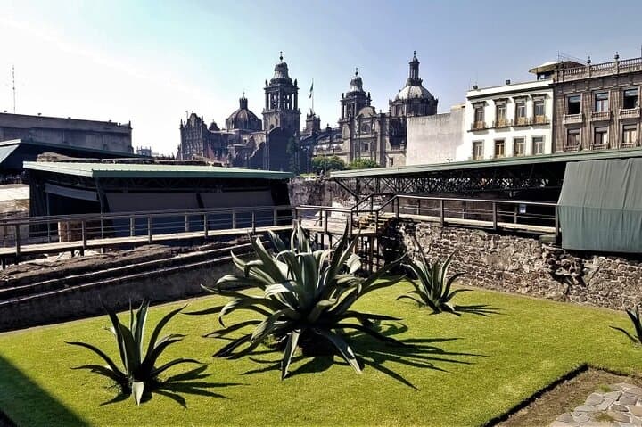 Mexico City Architecture Tour: Admire Historic and Modern Marvels