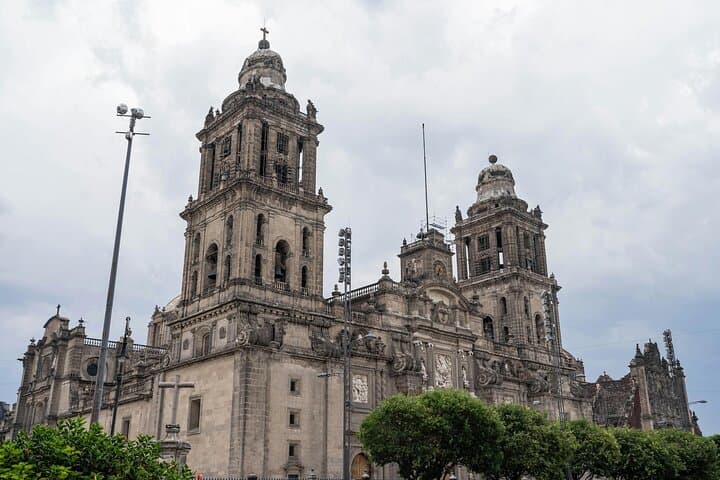 Mexico City Architecture Tour: Admire Historic and Modern Marvels