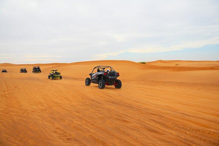 Selbstfahrendes Buggy-Abenteuer mit Grillabendessen & traditionellen Shows