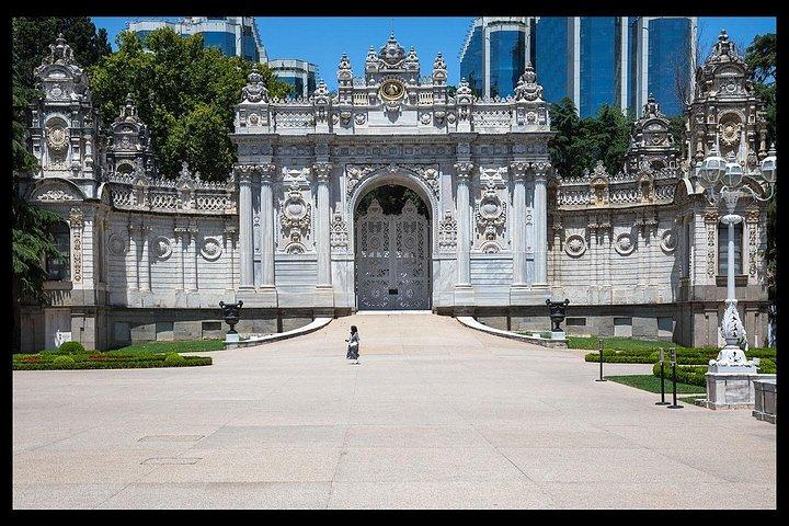 Ottoman Palaces in Istanbul: Topkapi Palace and Dolmabahce Palace
