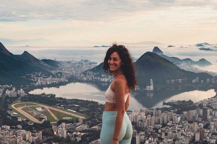 Caminhada Dois Irmãos no Rio de Janeiro ao nascer do sol