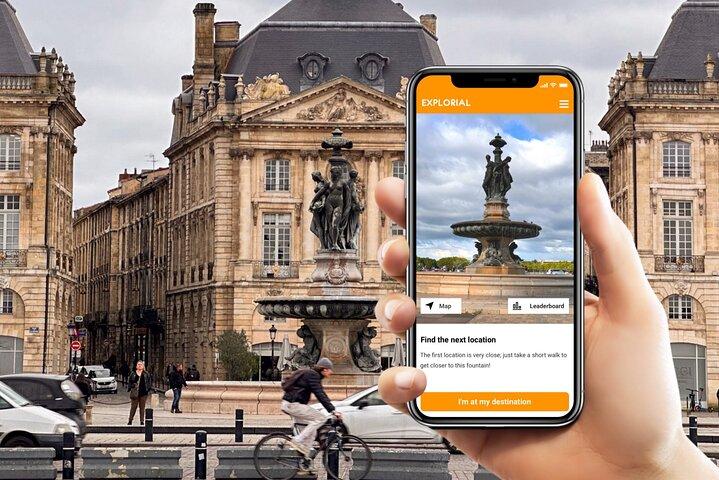 Tour a piedi della città autoguidato di Bordeaux e caccia al tesoro