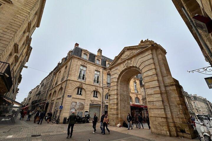 Bordeaux selvguideret by vandretur & Scavenger Hunt