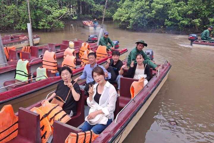 Excursão de dia inteiro à Ilha dos Macacos com canoa na floresta de mangue Can Gio