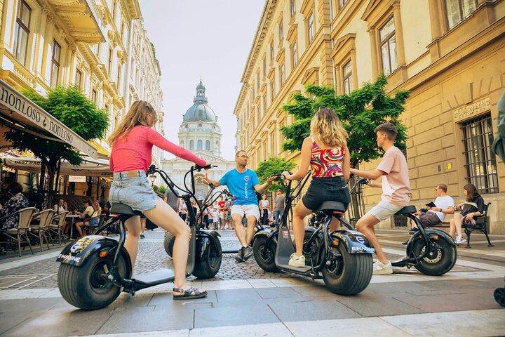 E-Scooter Halbtägige private Tour in Budapest mit Verkostungen